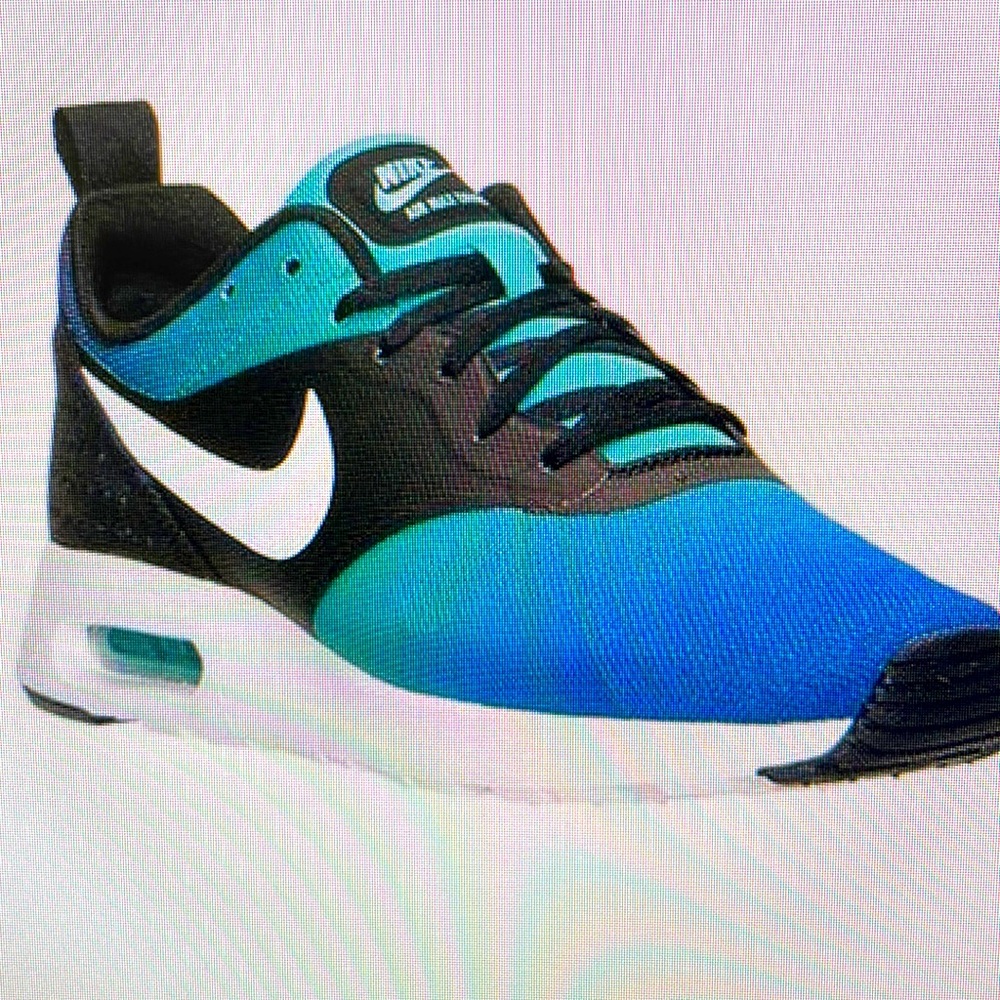 Nike Air Max Tavas size 10.5